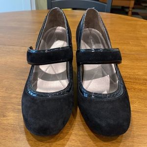 Naturalizer dress shoes